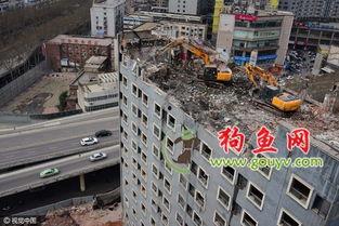 济南楼顶爆料案件视频,惊人真相揭露! 第1张 济南楼顶爆料案件视频,惊人真相揭露! 第1张