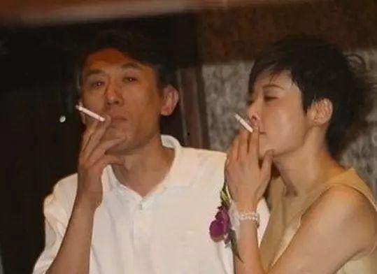 明星抽烟爆料视频大全下载,明星抽烟瞬间，视频大全下载一览  第3张