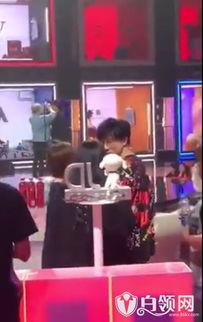 薛之谦热点爆料视频在线观看,揭秘背后真相与情感纠葛  第1张
